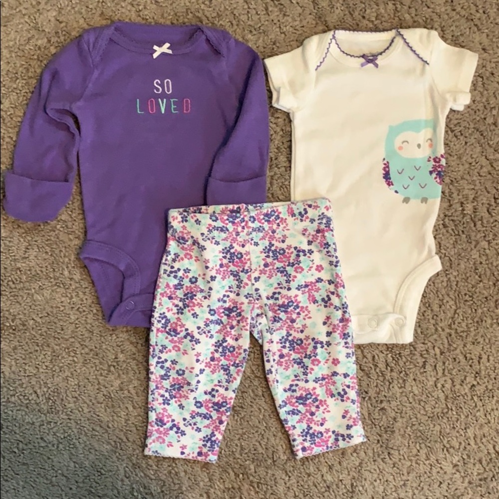 Carter’s newborn baby girl 3 piece outfit.